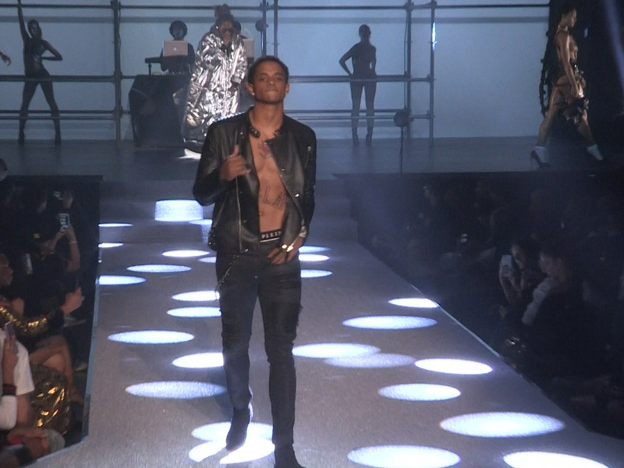 Snoop Dogg's Son Debuts Clothing Line On Runway – The Hollywood