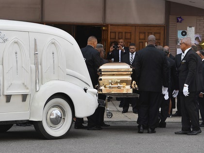 0830_aretha_franklin_casket_arrives_church_primary