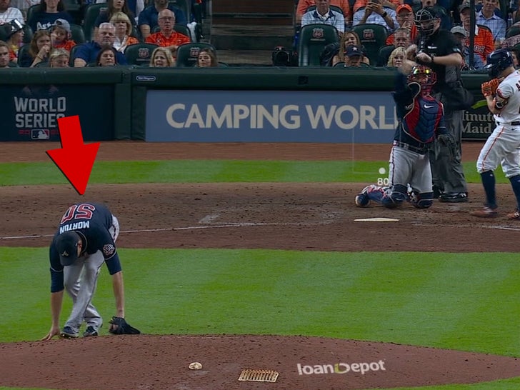 charlie morton broken leg during World Series game 1