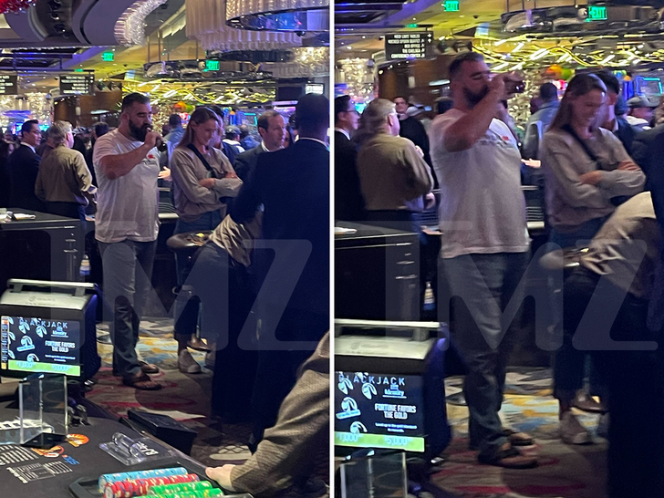 jason kelce in Vegas gambling