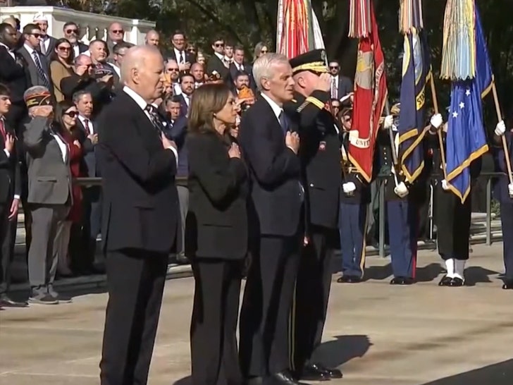 111124-joe-biden-kamala-harris-1