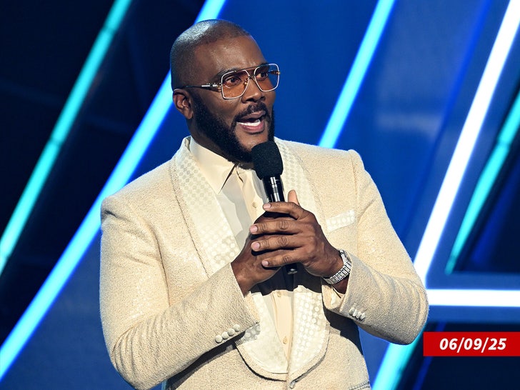 Tyler Perry Bet Pets Sub Getty Swipe 2