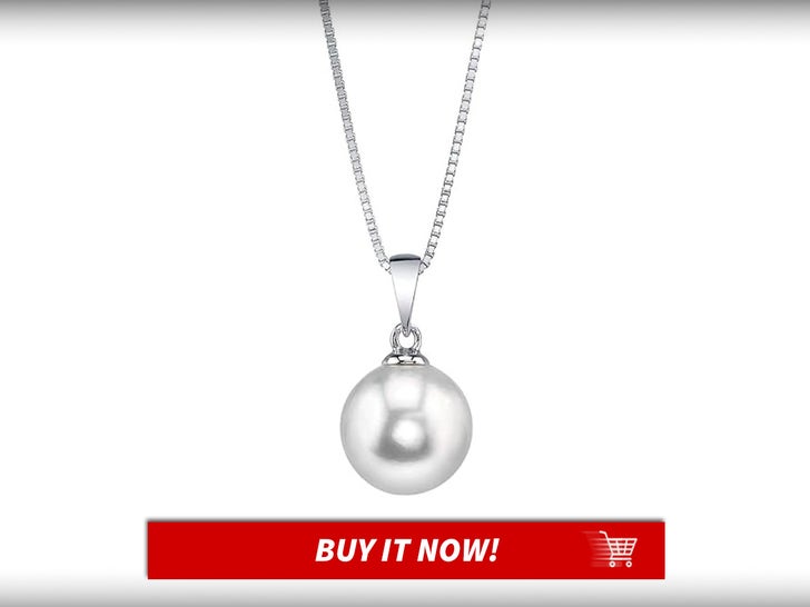Pearl-Pendant-Necklace-Gift-Guide-Valentines-Clueless-Shopper-Under-100-MAIN