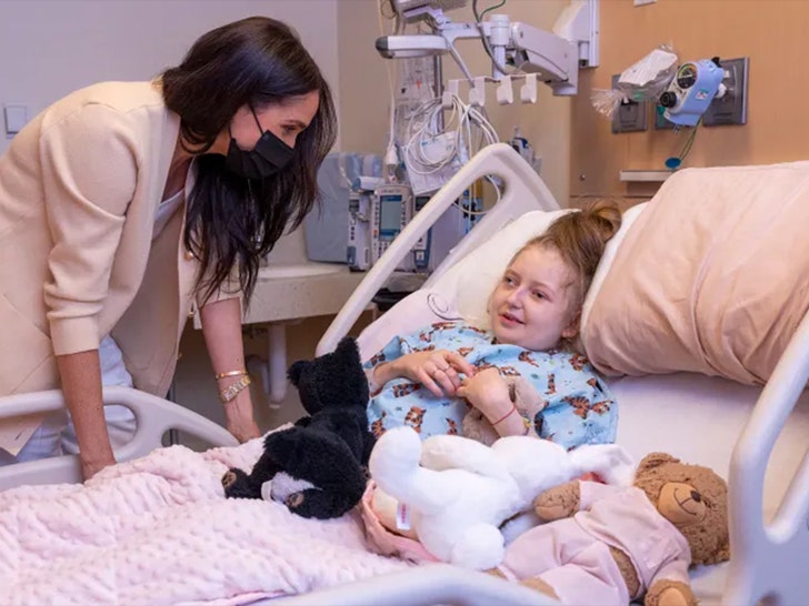 meghan markle visits childrens hospital 1