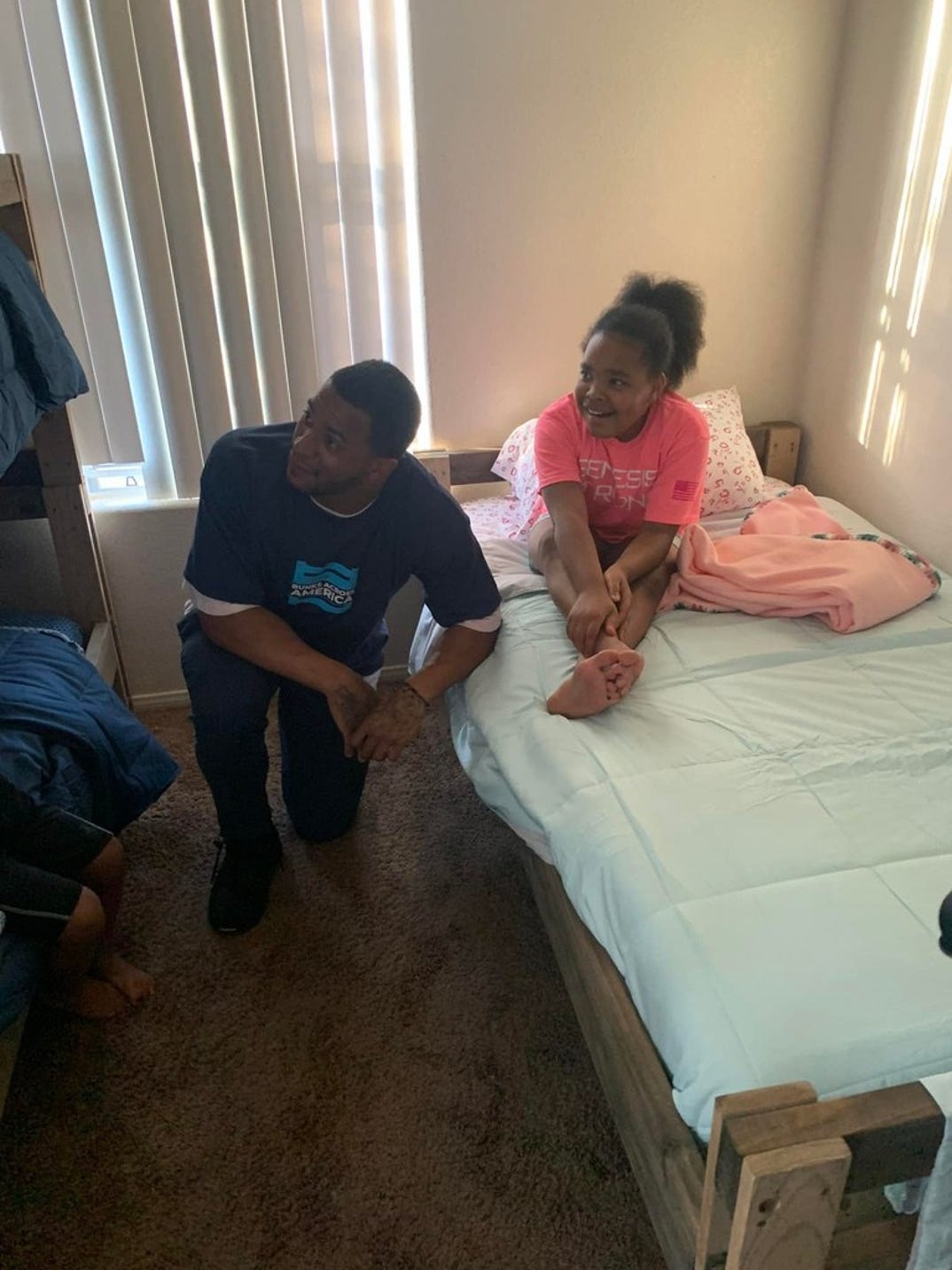 Raiders' Johnathan Abram Builds Beds, Donates Them To Las Vegas Family