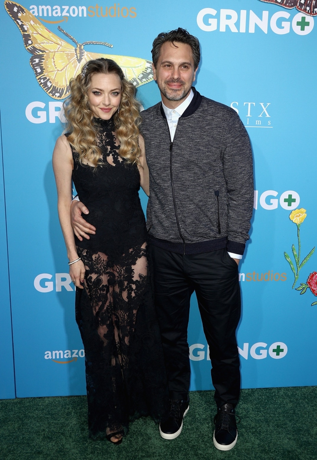 Amanda Seyfried and Thomas Sadoski Happier Times 5