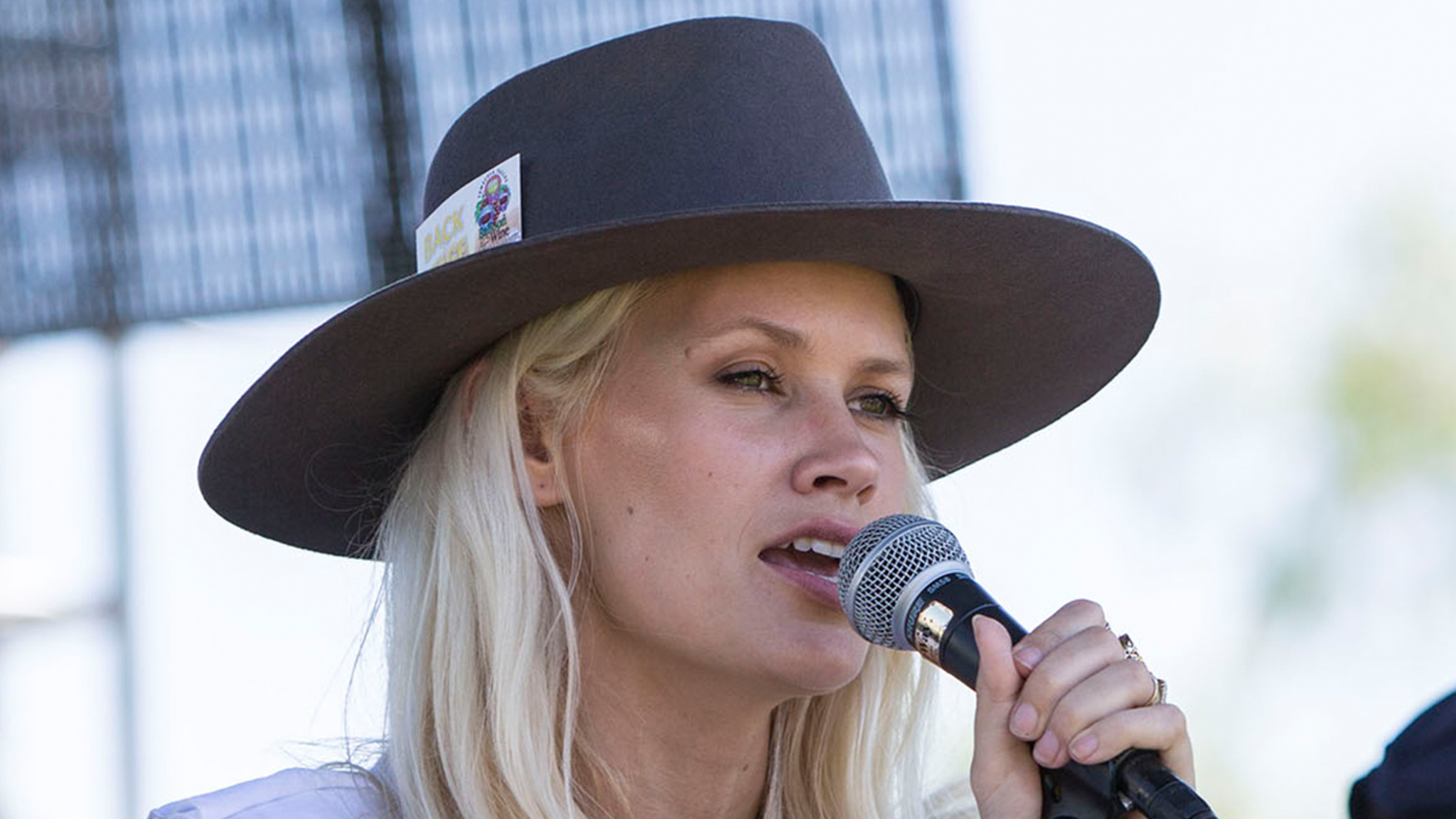 Bennett Family Blames Docs for Singer’s Tragic Death!
