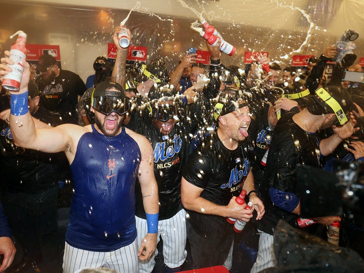 NY Mets Celebrate After Beating The Phillies