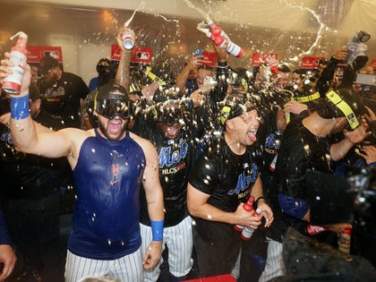 NY Mets Celebrate After Beating The Phillies