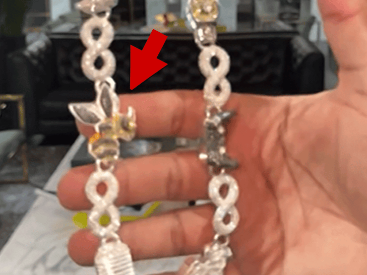 112525_leveon_bell_killer_bee_primary_v2