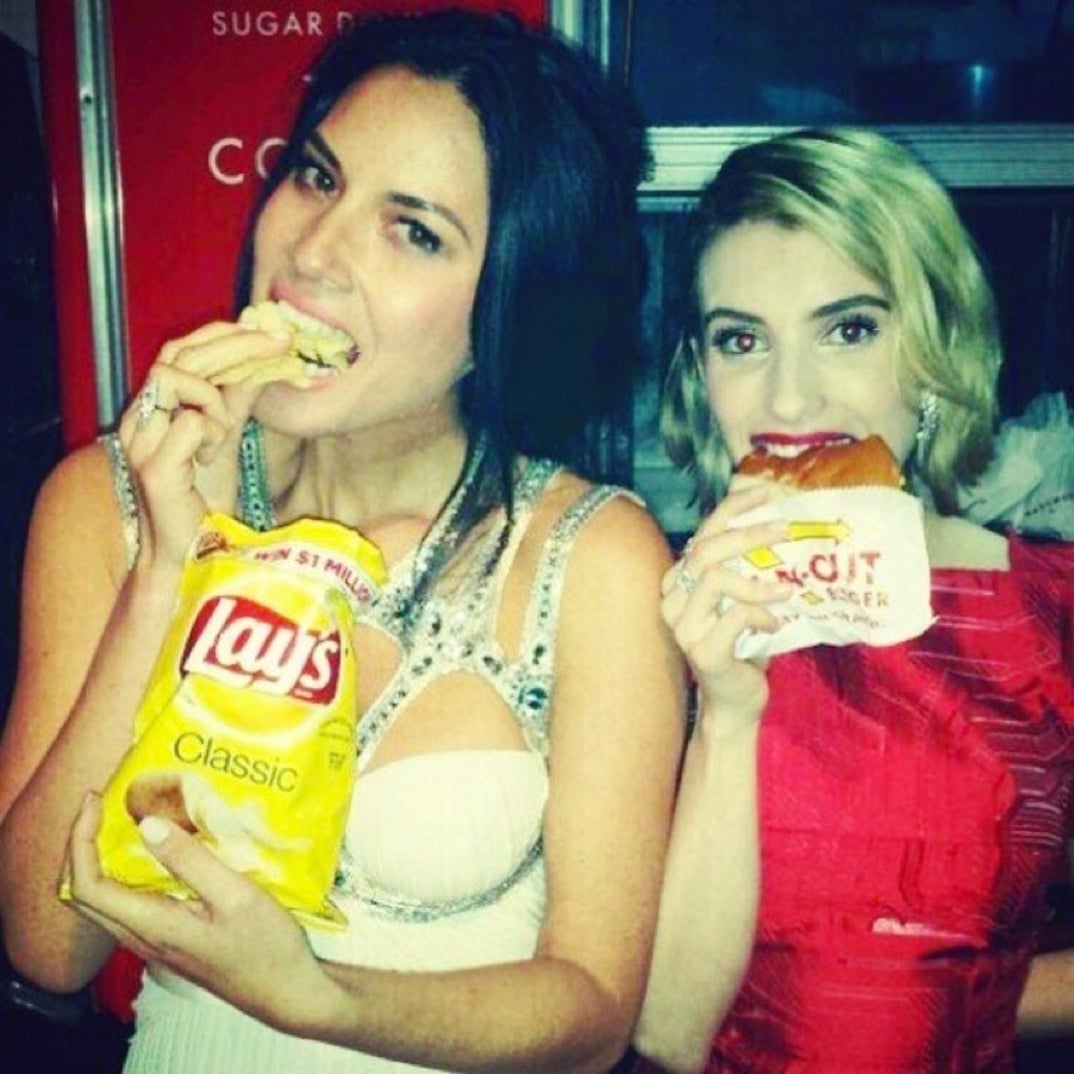 Olivia Munn & Emma Roberts!