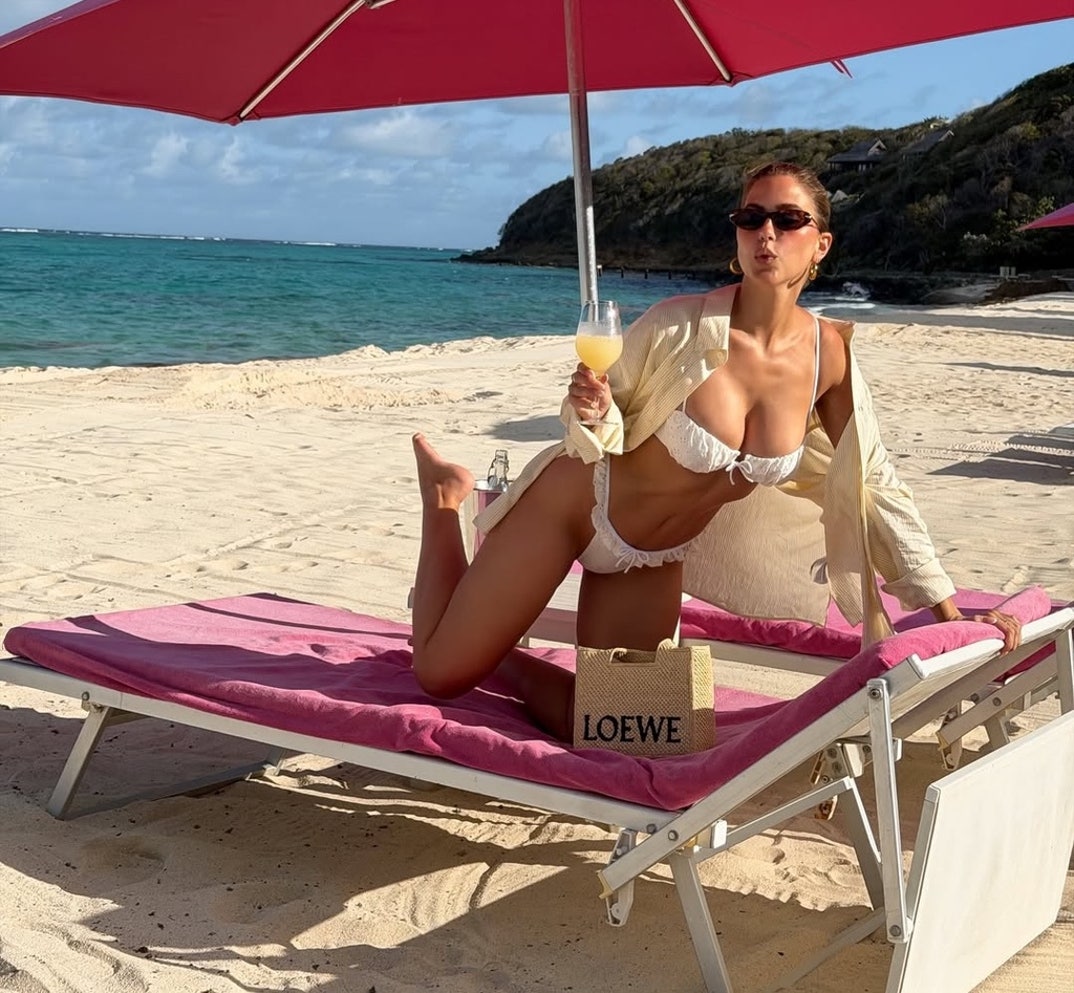 Kara Del Toro Conouan Vacay 12