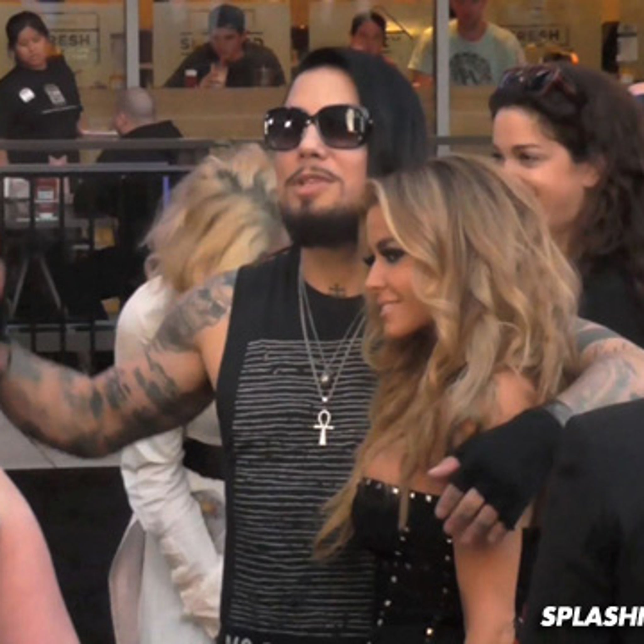 2048px x 2048px - Carmen Electra -- Double Dipping Tongues with Ex-Husband Dave Navarro