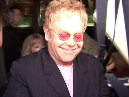 1117_ELTON_JOHN_TMZ-5