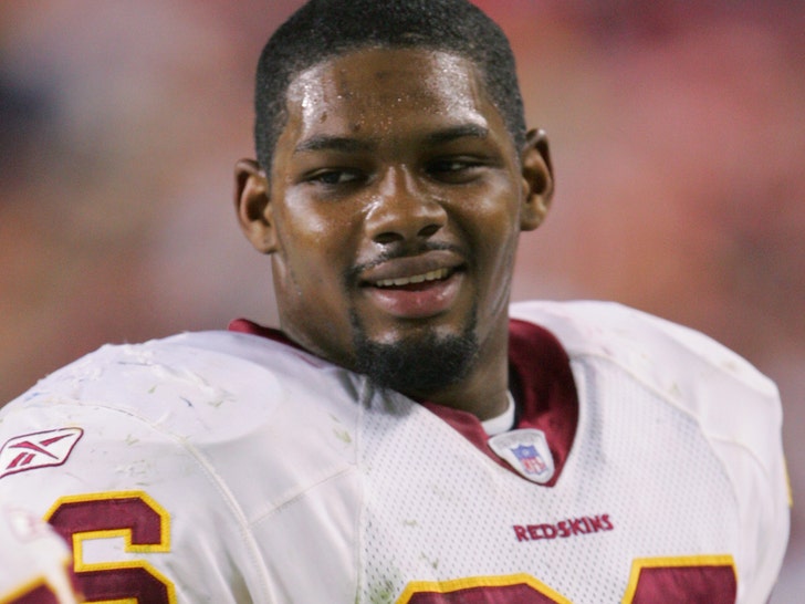 Sean Taylor On The Field