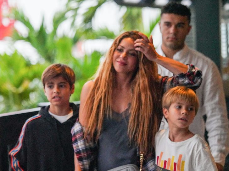 shakira and gisele go out to eat together