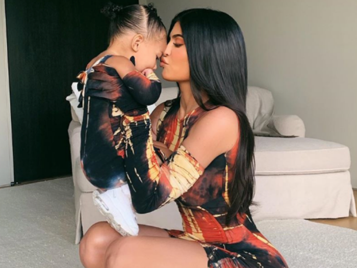 Kylie Jenner and Stormi -- Twinning!