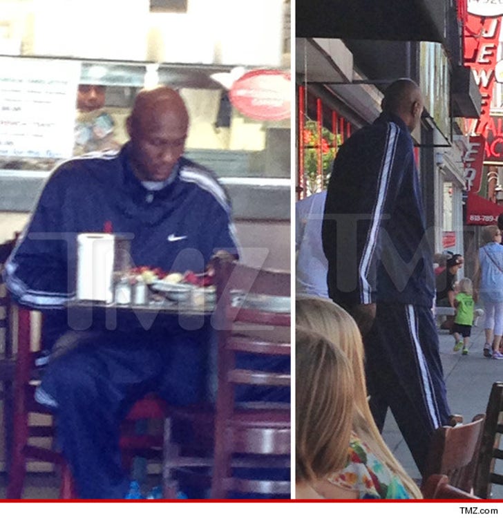 Lamar Odom -- Eating Healthy :: 1020-lamar-odom-tmz-3