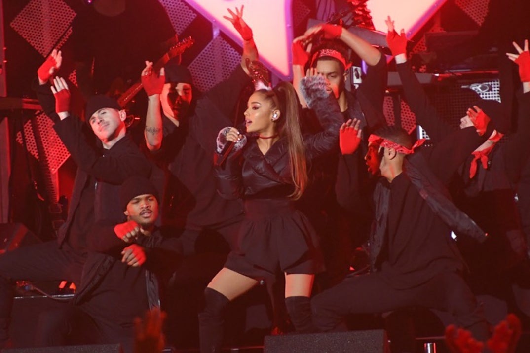 0302_ariana_grande_performance_19