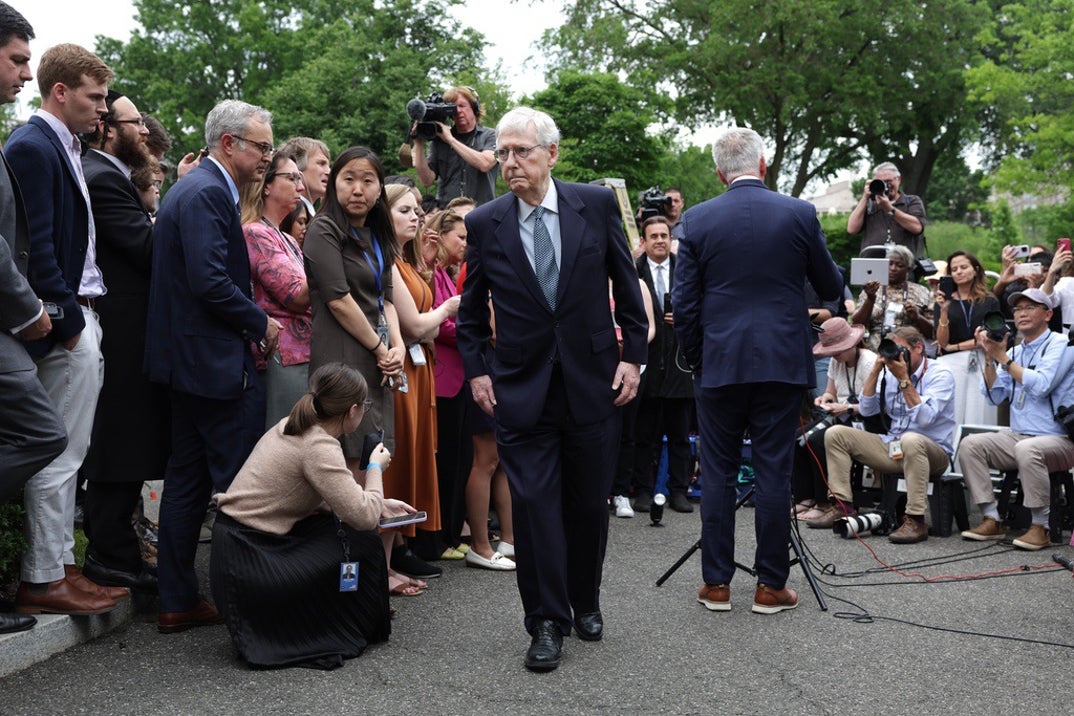 0726 Mitch McConnell Hard At Work 7