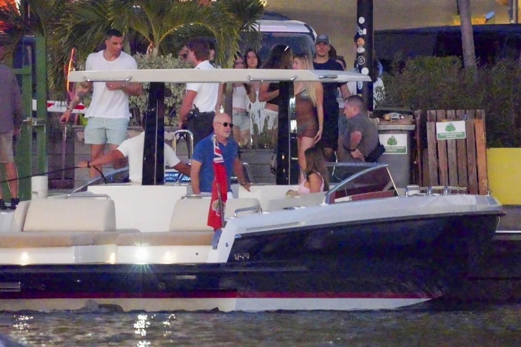 Jeff Bezos Lauren Sanchez Party St Barts 8