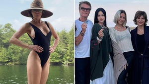 Lisa Rinna And The Hamlins Hit The Lake In Canada