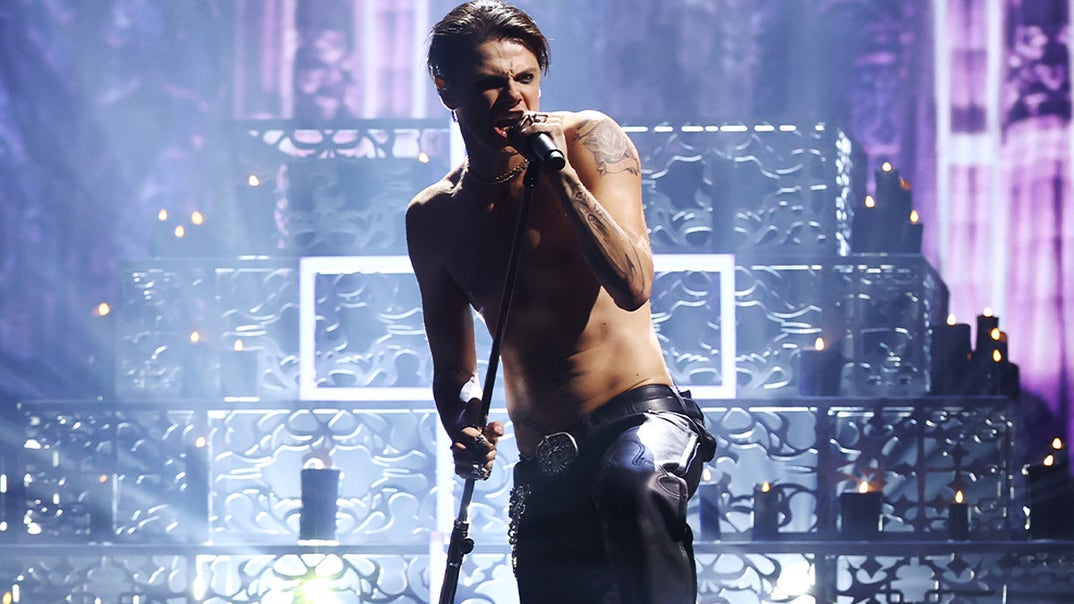 0227-Yungblud-On-Stage-PRIMARY