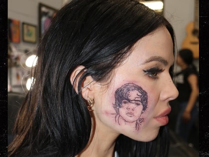 0128_kelsykarter-face-tattoo