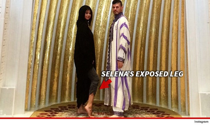 Selena - Selena Gomez -- Ankle Porn in Abu Dhabi Pisses Off Mosque Leaders