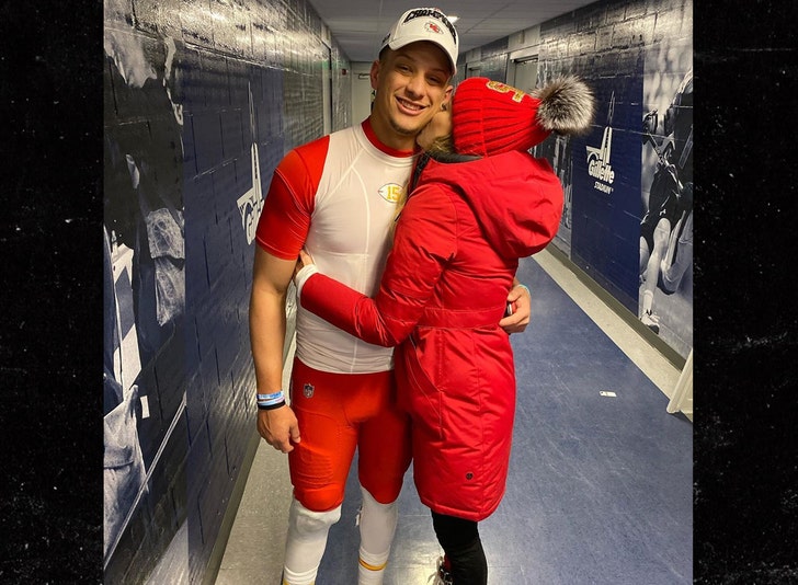 Patrick Mahomes Gf Harassed At Patriots Game Security Moved Us To Safety