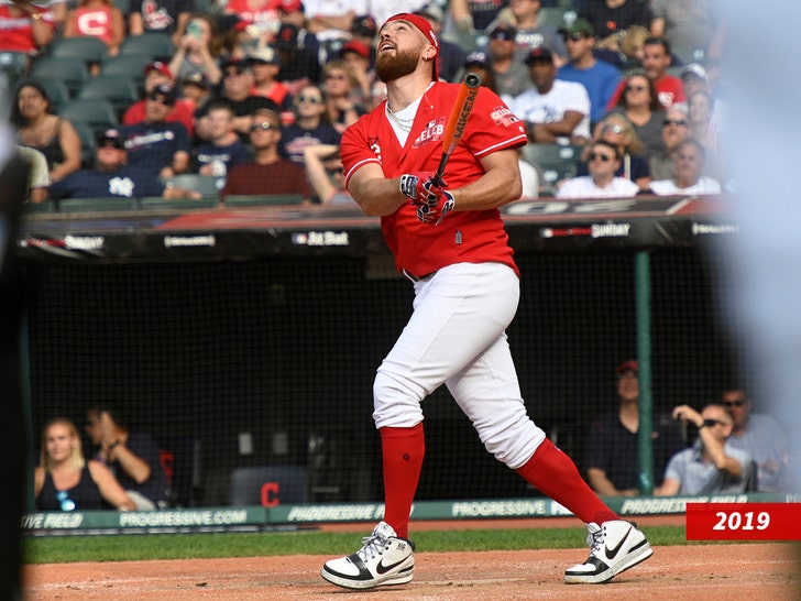 Ex-Braves Scout Says Travis Kelce Could've Been MLB Star, 'Comped