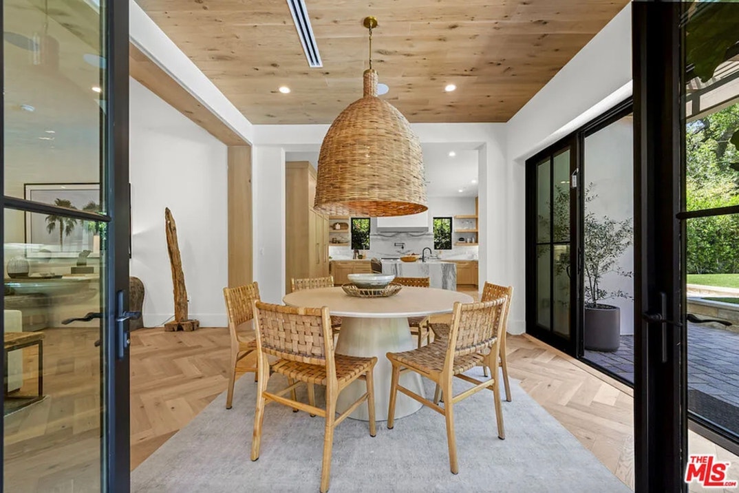 Peta Murgatroyd and Maks Chmerkovskiy Lists L.A. Home For Rent 19