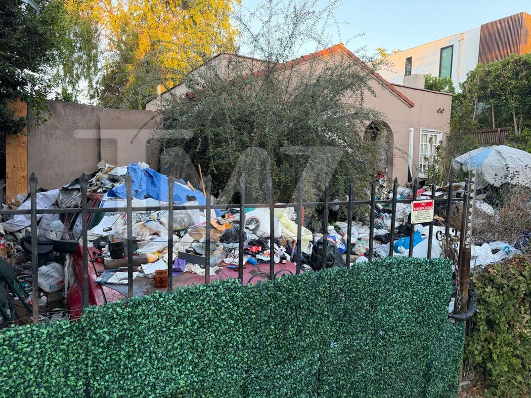Los Angeles Infamous Trash House 0