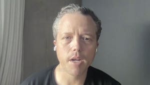 Jason Isbell Says Requiring COVID Vaccination For Concerts Is Safe Play