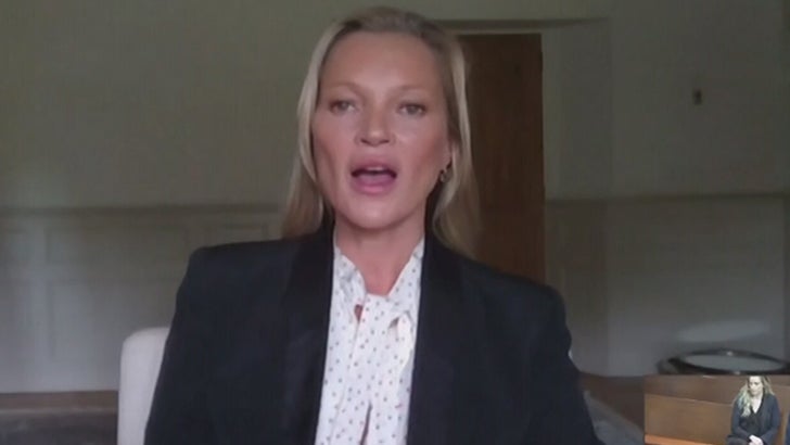 Johnny Depp ve Kate Moss'un Mahkemede Tanıklık Ettikten Sonra Çıktıkları Konuşma Döndü
