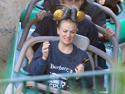 kaley_cuoco_disneyland_photos9