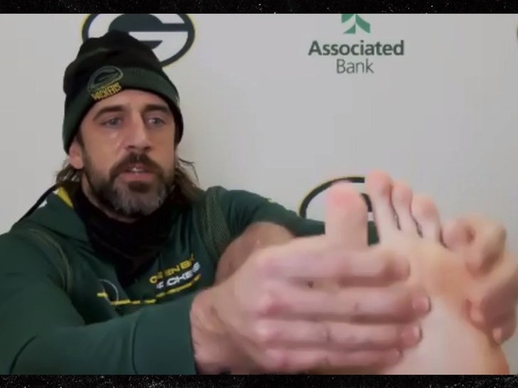 Aaron Rodgers Insists He Doesn't Have 'COVID Toe,'