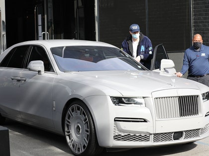 pete davidson drives kim kardashian's car