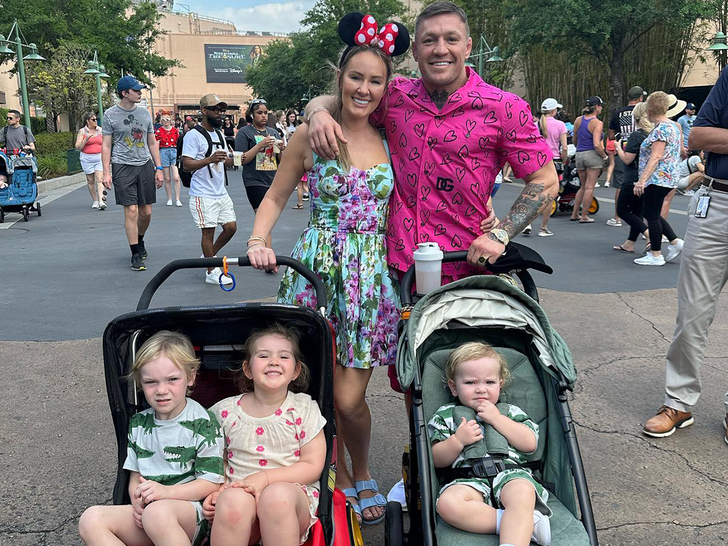 conor mcgregor and family picture instagram