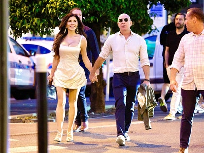 jeff bezos and lauren sanchez dinner in cannes backgrid 1
