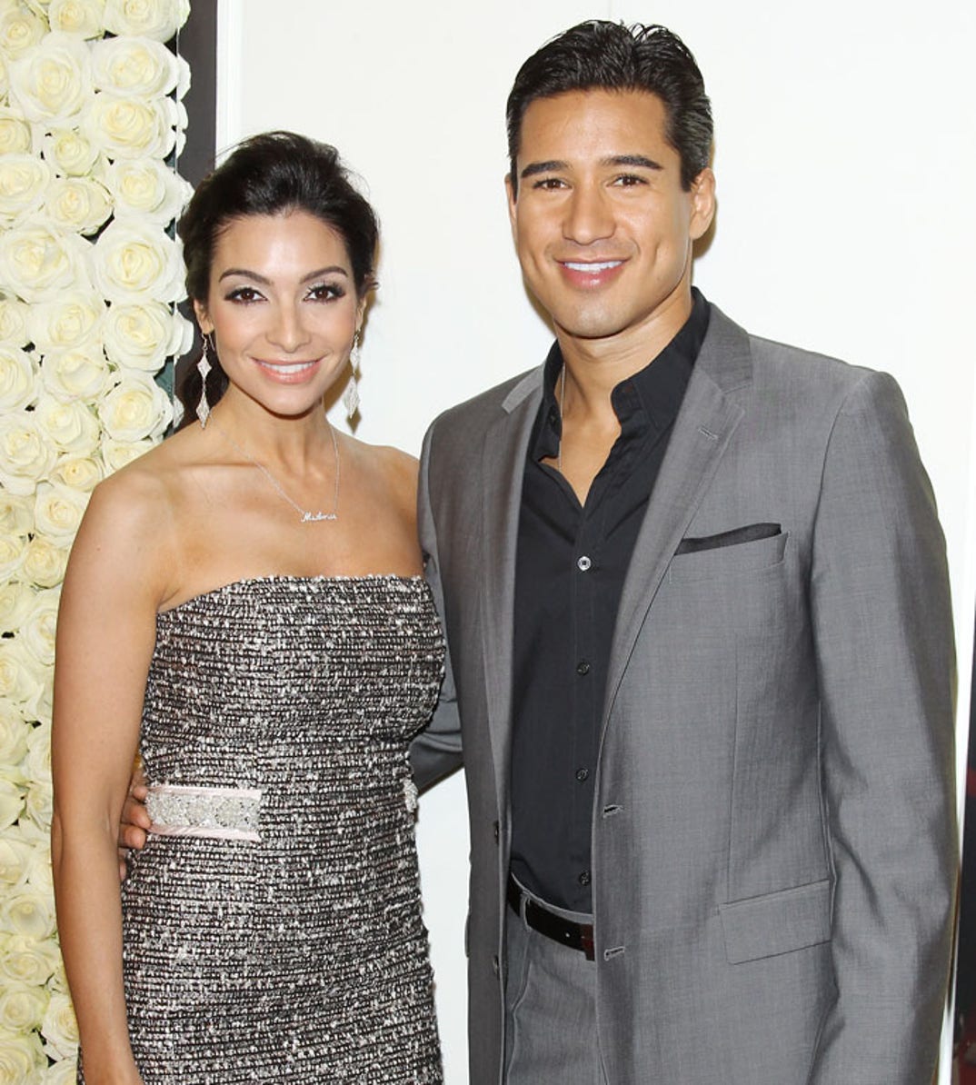 Mario Lopez and family | YOUNG HOLLYWOOD LIFE, image size:1074x1194