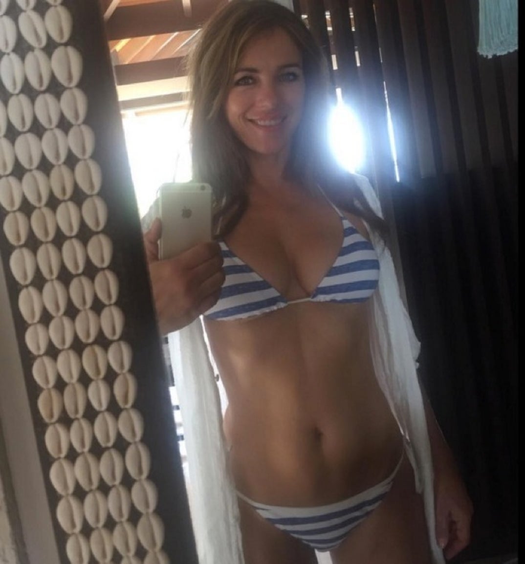 elizabeth_hurley_bikini01