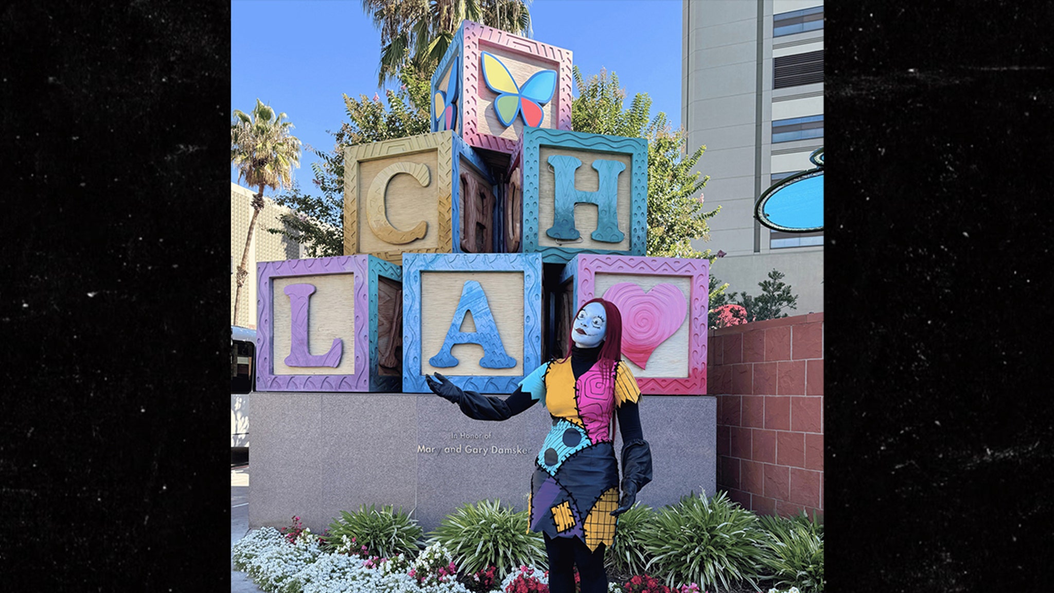 Janelle Monae Dresses as ‘Nightmare Before Christmas’ at Children’s Hospital Janelle Monae Dresses as ‘Nightmare Before Christmas’ at Children’s Hospital