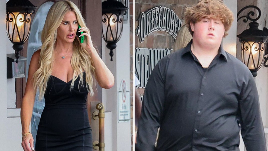 0827-Kim-Zolciak-Kash-Dinner-PRIMARY
