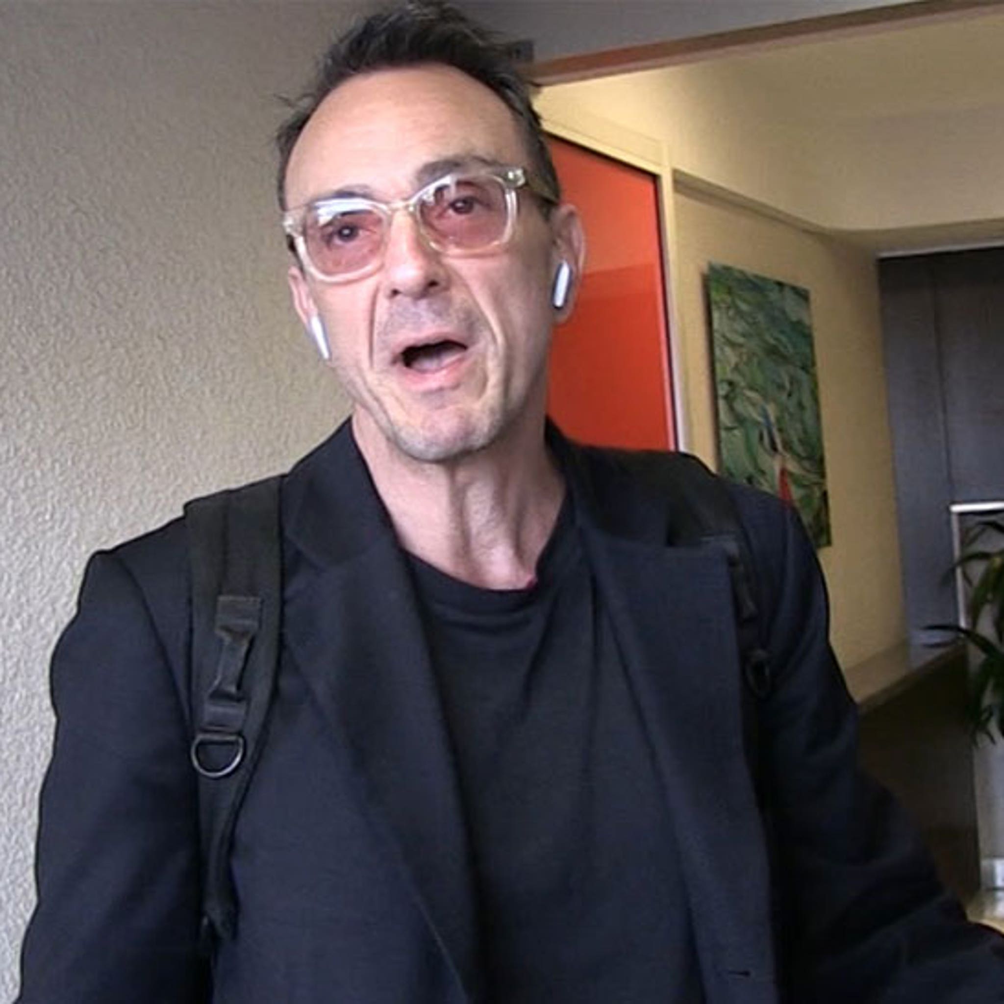 hank azaria glasses