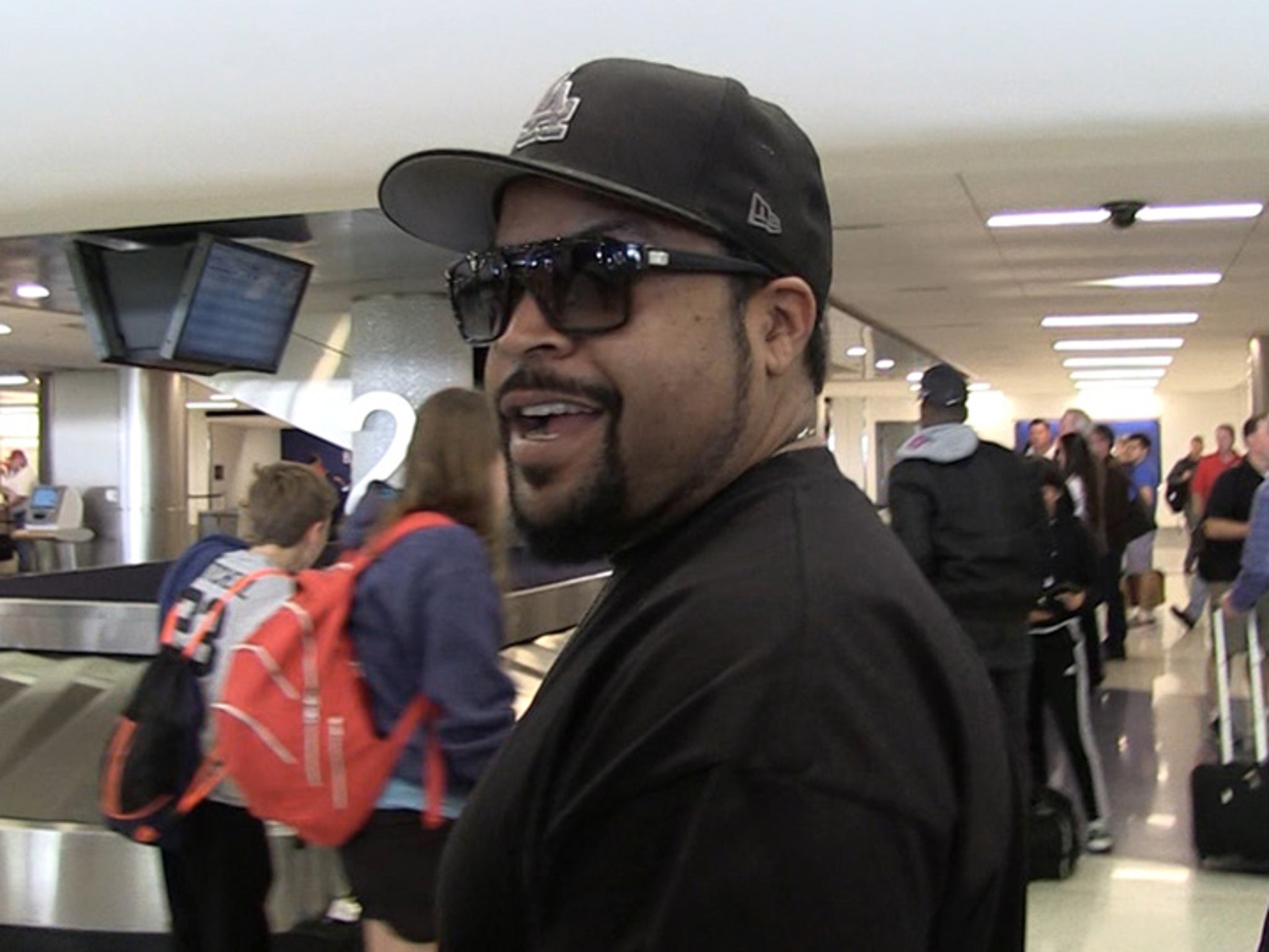 Ice Cube's a Raider Fan FOR LIFE  Even In Vegas??