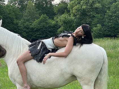 Bella Hadid Horse Riding Photoshoot Behind The Scenes Photos 0004