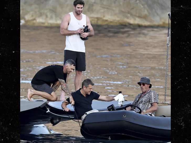0811-Chris-Hemsowrth-Liam-Hemsworth-Matt-Damon-Rita-Ora-Ibiza-Sub2