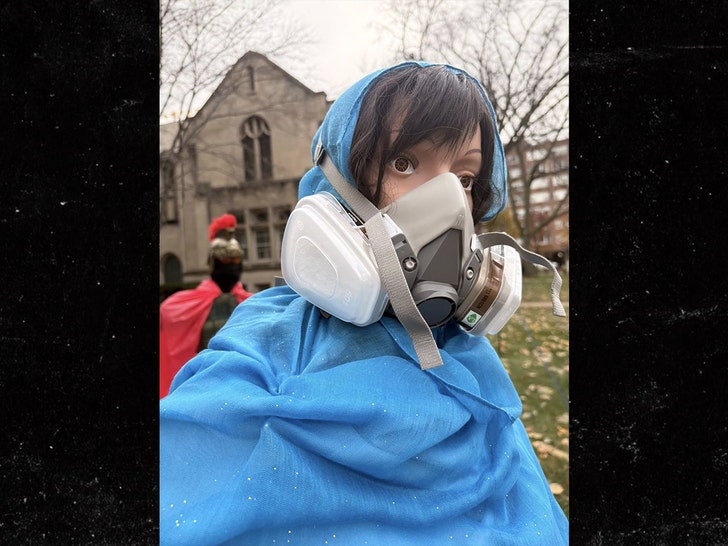 manikins Lake Street Church of Evanston 3