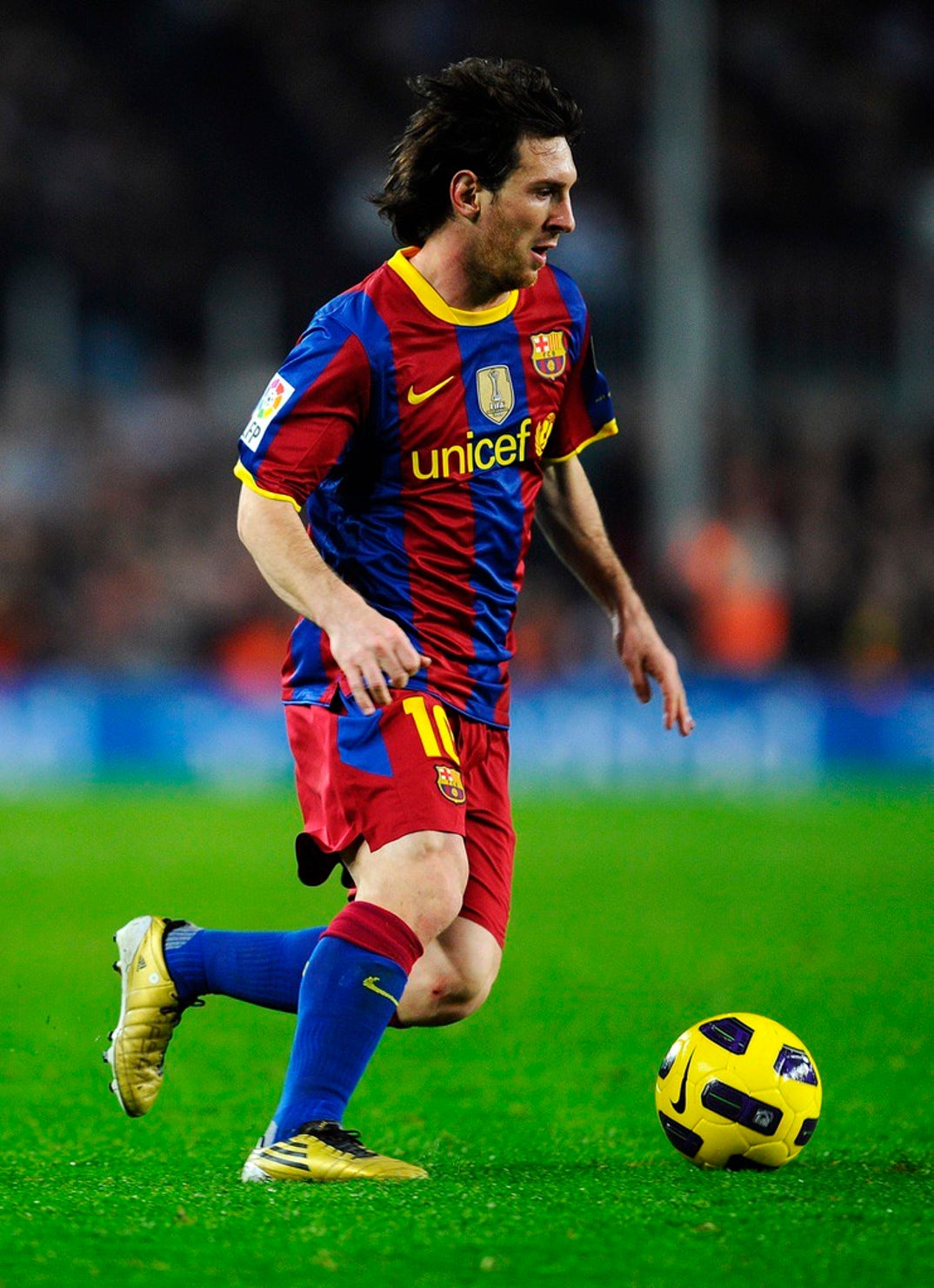 Lionel Messi On The Field Photos 4